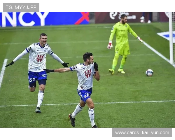 巴黎后场组织流畅，法甲榜首仍具威胁